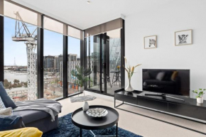 A Stylish 2BR Apt with FREE Parking